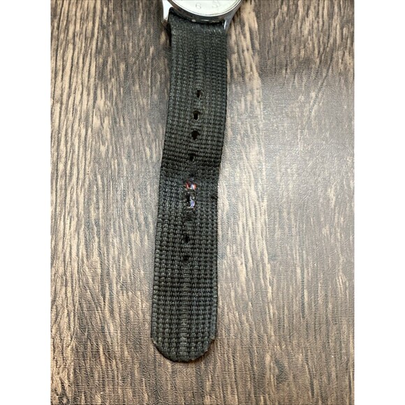 Vintage Timex Automatic With NATO Band Working 35 mm - Picture 8 of 9